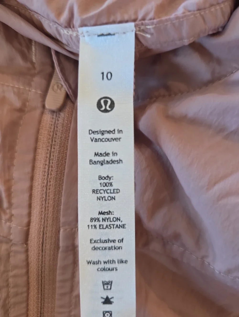 Lululemon Hood Lite Jacket NWT Size 10 Dusty Rose Packable into Belt Bag